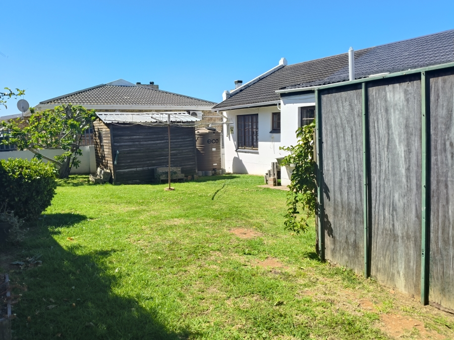 3 Bedroom Property for Sale in Wavecrest Eastern Cape